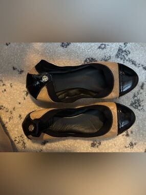 Tory Burch Quilted Ballet Flats in Beige and Black with Logo Accent